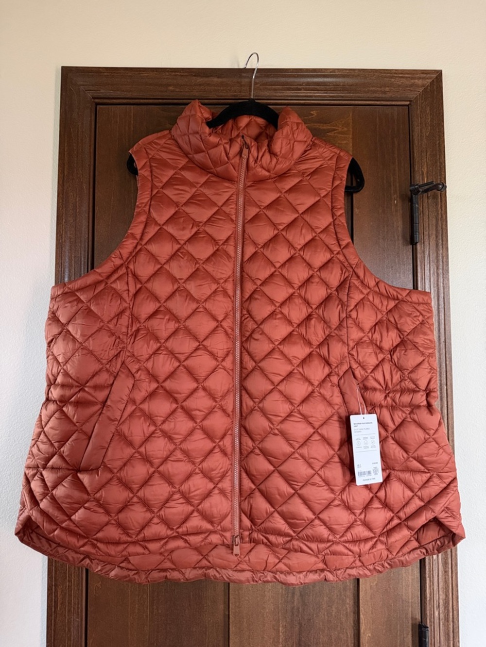 NWT Athleta Whisper Featherless Puffer Vest